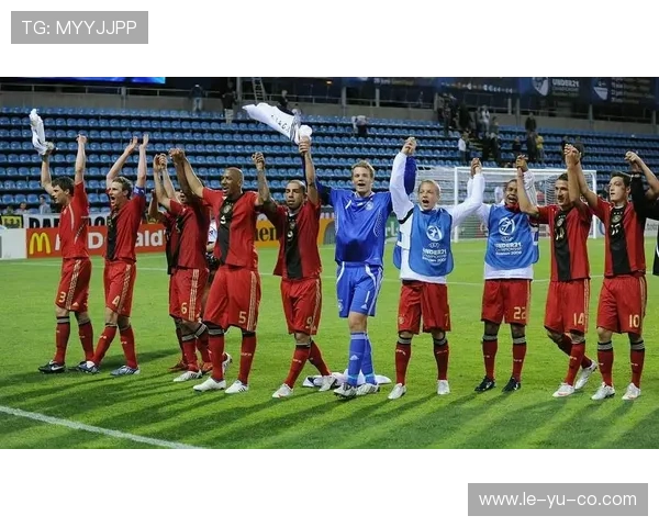 非洲杯战况更新：劲旅胜出，黑马崛起，淘汰赛悬念重重