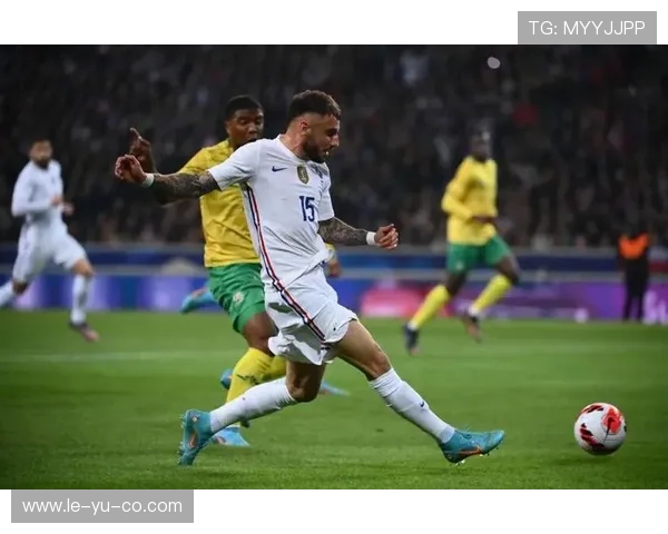 法国后卫卢卡斯如何从首次入选到世界杯稳健主力？近距离专访揭晓