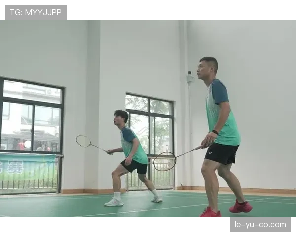 兰斯赛场激战正酣，精彩瞬间尽显运动员卓越风采