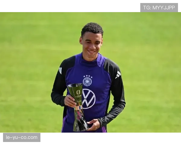 穆西亚拉状态火热，德国媒体盛赞其非凡天赋与巨大潜力