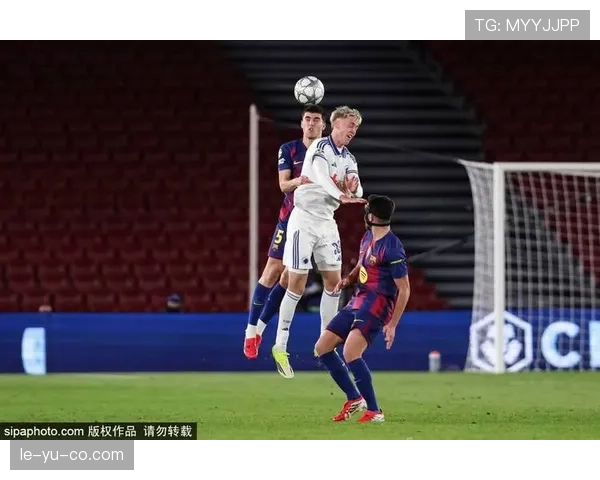 阿拉巴在关键比赛中展现卓越防守能力，助力球队保持零失球表现