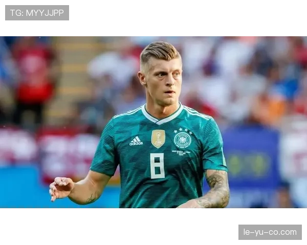 克罗斯舆论评价如何？