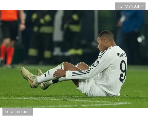 豪门危机！巴黎球星矛盾升级，战术体系崩盘，姆巴佩主导下的争冠之路岌岌可危