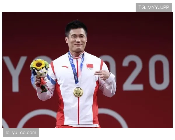 吕小军家里冰箱贴全是奖牌，电费单比我的工资还高