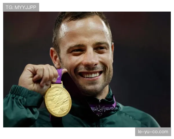 奥斯卡·皮斯托瑞斯在家连楼梯都不用爬，碳纤维腿直接跨两阶